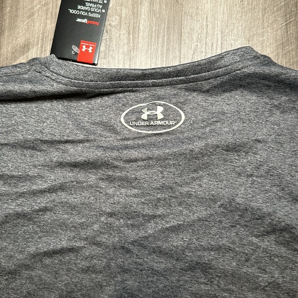 Under Armour Loose HeatGear Tee - Large - Picture 5 of 6
